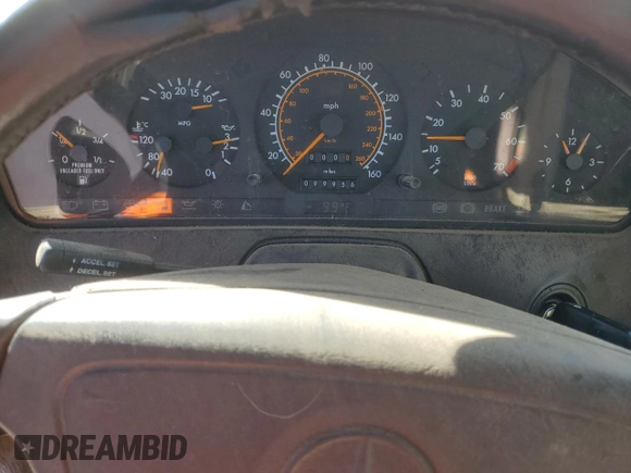 1992 Mercedes-Benz 500 z VIN WDBFA66E3NF060502, wystawiony jako Copart lot #50443615 z przebiegiem 99 956 mil mil oraz Czysty tytuł • Clean title. Historia ofert i sprzedaży dostępna na DreamBid. Obrazek 9.