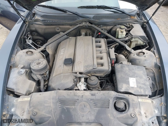 2004 BMW Z4 2.5i with VIN 4USBT33594LR68458, listed as a IAAI auction lot 41873219 with 113,587 mi miles. Bid and sale history available at carsss.com. Image 10.