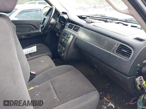 2007 Chevrolet Suburban LT with VIN 1GNFC16077R372737, listed as a IAAI auction lot 41917140 with 249,075 mi miles and . Bid and sale history available at DreamBid. Image 5.