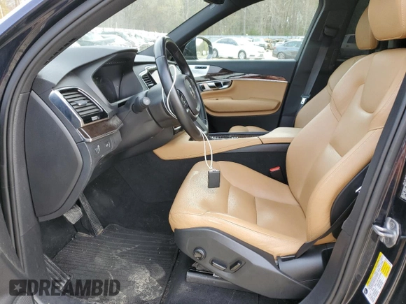 2016 Volvo XC90 T6 Momentum with VIN YV4A22PK6G1028243, listed as a Copart auction lot 51422815 with 100,734 mi miles and Salvage Title. Bid and sale history available at carsss.com. Image 7.