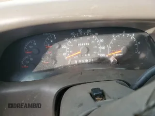 2000 Ford F-250 XL with VIN 1FTNX21S1YEB62621, listed as a Copart auction lot 87630545 with 204,488 mi miles and Salvage title. Bid and sale history available at DreamBid. Image 9.
