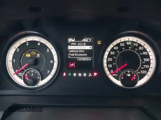 2017 Ram 1500 SLT z VIN 1C6RR7GG7HS704583, wystawiony jako IAAI lot #41080645 z przebiegiem 100 965 mil mil oraz . Historia ofert i sprzedaży dostępna na DreamBid. Obrazek 7.
