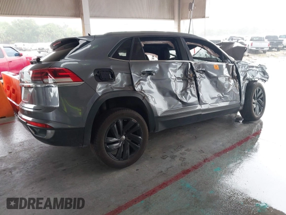 2021 Volkswagen Atlas SE z VIN 1V2JE2CA8MC237781, wystawiony jako IAAI lot #42404797 z przebiegiem Nie podano mil oraz . Historia ofert i sprzedaży dostępna na DreamBid. Obrazek 4.