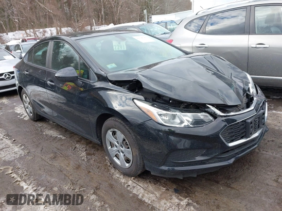 2017 Chevrolet Cruze LS z VIN 1G1BC5SM3H7138902, wystawiony jako IAAI lot #41546782 z przebiegiem 90 908 mil mil oraz . Historia ofert i sprzedaży dostępna na DreamBid. Obrazek 1.