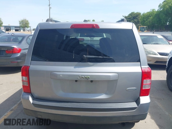 2017 Jeep Patriot Latitude with VIN 1C4NJPFBXHD182248, listed as a IAAI auction lot 41981701 with 82,466 mi miles and . Bid and sale history available at DreamBid. Image 16.