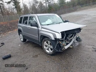 2017 Jeep Patriot High Altitude z VIN 1C4NJPFA4HD160866, wystawiony jako IAAI lot #41935662 z przebiegiem 150 873 mil mil oraz . Historia ofert i sprzedaży dostępna na DreamBid. Obrazek 1.