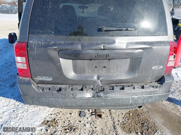 2015 Jeep Patriot Altitude Edition with VIN 1C4NJPBAXFD386705, listed as a IAAI auction lot 41392260 with 163,131 mi miles. Bid and sale history available at carsss.com. Image 14.