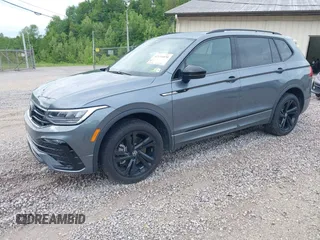 2024 Volkswagen Tiguan SE R-Line Black with VIN 3VV8B7AX1RM181025, listed as a IAAI auction lot 42131070 with 5,497 mi miles and . Bid and sale history available at DreamBid. Image 17.
