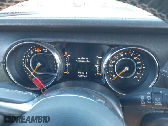 2021 Jeep Wrangler Unlimited Sahara Altitude z VIN 1C4HJXEN5MW659188, wystawiony jako IAAI lot #41414960 z przebiegiem 72 698 mil mil oraz . Historia ofert i sprzedaży dostępna na DreamBid. Obrazek 7.
