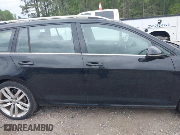 2017 Volkswagen Golf SportWagen S with VIN 3VWC17AU5HM522262, listed as a IAAI auction lot 41974987 with 93,905 mi miles. Bid and sale history available at carsss.com. Image 14.