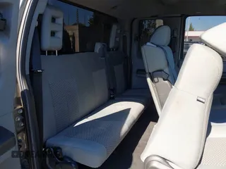 2011 Ford F-250 XL with VIN 1FT7X2A65BEA25829, listed as a IAAI auction lot 41633670 with 214,688 mi miles and . Bid and sale history available at DreamBid. Image 8.
