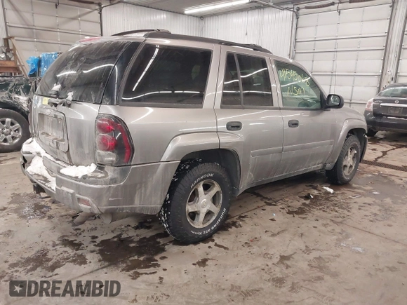 2006 Chevrolet TrailBlazer LS with VIN 1GNDT13S562139458, listed as a IAAI auction lot 41545068 with 208,914 mi miles and . Bid and sale history available at DreamBid. Image 4.