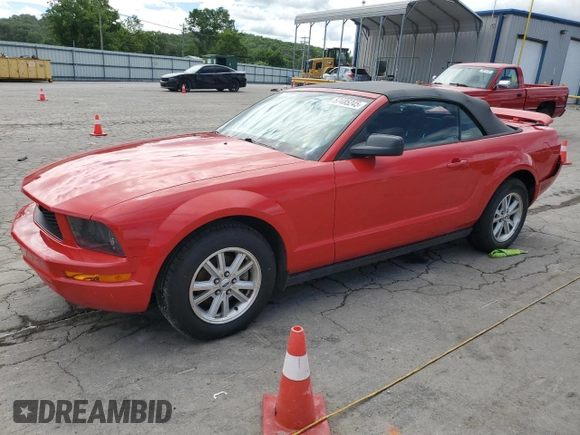 2006 Ford Mustang Standard z VIN 1ZVFT84N465105137, wystawiony jako Copart lot #57485245 z przebiegiem 84 618 mil mil oraz Szkoda całkowita • Salvage title. Historia ofert i sprzedaży dostępna na DreamBid. Obrazek 1.