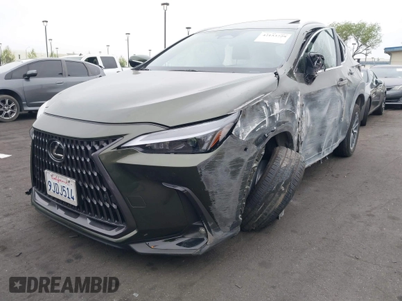 2024 Lexus NX 350h Premium z VIN JTJGKCEZ1R2023707, wystawiony jako IAAI lot #42153729 z przebiegiem 15 285 mil mil oraz . Historia ofert i sprzedaży dostępna na DreamBid. Obrazek 17.