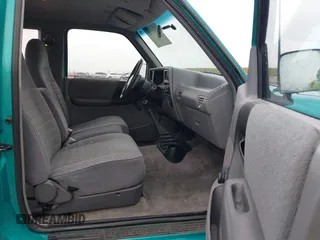 1994 Ford Ranger Splash with VIN 1FTCR14U5RPB01691, listed as a IAAI auction lot 42087715 with 202,424 mi miles. Bid and sale history available at carsss.com. Image 5.