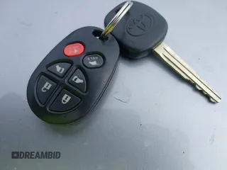 2018 Toyota Sienna SE с VIN 5TDXZ3DC1JS919062, выставлен на аукционе IAAI как лот 42790530 с пробегом 107 040 миль миль и . История ставок и продаж доступна на DreamBid. Изображение 11.