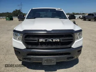 2021 Ram 1500 Tradesman z VIN 1C6RRFCG4MN697360, wystawiony jako Copart lot #59112125 z przebiegiem 97 327 mil mil oraz Czysty tytuł • Clean title. Historia ofert i sprzedaży dostępna na DreamBid. Obrazek 5.