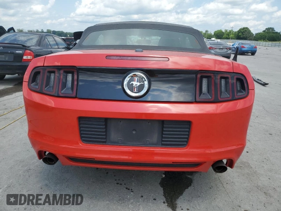 2014 Ford Mustang V6 z VIN 1ZVBP8EMXE5215570, wystawiony jako Copart lot #56971865 z przebiegiem 134 293 mil mil oraz Czysty tytuł • Clean title. Historia ofert i sprzedaży dostępna na DreamBid. Obrazek 6.