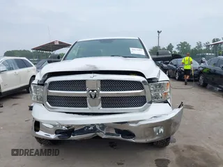 2018 Ram 1500 Big Horn z VIN 1C6RR7LT2JS179408, wystawiony jako IAAI lot #42271437 z przebiegiem 151 010 mil mil oraz . Historia ofert i sprzedaży dostępna na DreamBid. Obrazek 12.