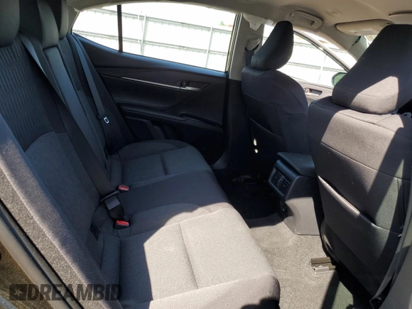 2025 Toyota Camry LE z VIN 4T1DAACK9SU117570, wystawiony jako Copart lot #54975145 z przebiegiem 2 385 mil mil oraz Szkoda całkowita • Salvage title. Historia ofert i sprzedaży dostępna na DreamBid. Obrazek 10.