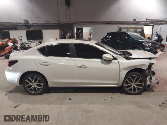 2019 Acura ILX w/Premium Pkg with VIN 19UDE2F71KA010585, listed as a IAAI auction lot 41282658 with 60,854 mi miles. Bid and sale history available at carsss.com. Image 13.