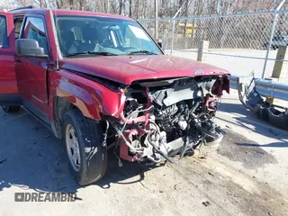 2014 Jeep Patriot Sport with VIN 1C4NJPBA5ED689986, listed as a IAAI auction lot 41701397 with 155,242 mi miles and . Bid and sale history available at carsss.com. Image 6.