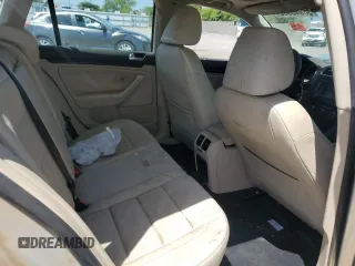 2010 Volkswagen Jetta TDI z VIN 3VWTL7AJ0AM654626, wystawiony jako Copart lot #56940995 z przebiegiem 196 928 mil mil oraz Szkoda całkowita • Salvage title. Historia ofert i sprzedaży dostępna na DreamBid. Obrazek 11.