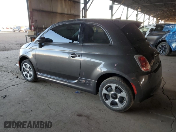 2017 FIAT 500e z VIN 3C3CFFGE0HT625145, wystawiony jako Copart lot #88470145 z przebiegiem 43 598 mil mil oraz Szkoda całkowita • Salvage title. Historia ofert i sprzedaży dostępna na DreamBid. Obrazek 2.