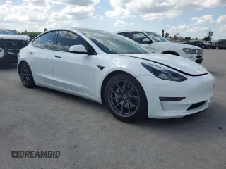 2021 Tesla Model 3 Standard Range Plus z VIN 5YJ3E1EA1MF064335, wystawiony jako Copart lot #57133955 z przebiegiem 60 024 mil mil oraz Szkody całkowita. Historia ofert i sprzedaży dostępna na DreamBid. Obrazek 4.