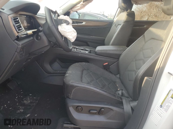 2024 Volkswagen Atlas SE with VIN 1V2WR2CA2RC584251, listed as a Copart auction lot 48496135 with 26,555 mi miles and Clean title. Bid and sale history available at DreamBid. Image 7.