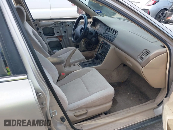 1996 Honda Accord Value with VIN 1HGCD5690TA212711, listed as a IAAI auction lot 42035289 with 184,592 mi miles and . Bid and sale history available at carsss.com. Image 5.