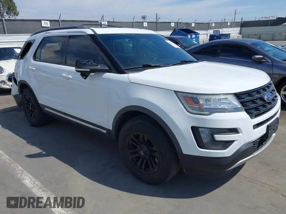 2016 Ford Explorer XLT with VIN 1FM5K8DHXGGA72450, listed as a IAAI auction lot 42019233 with 184,499 mi miles. Bid and sale history available at carsss.com. Image 1.