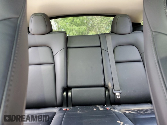 2020 Tesla Model Y Long Range z VIN 5YJYGDEEXLF043910, wystawiony jako Copart lot #54007745 z przebiegiem 102 974 mil mil oraz Szkoda całkowita • Salvage title. Historia ofert i sprzedaży dostępna na DreamBid. Obrazek 10.