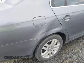 2007 Volkswagen Jetta Wolfsburg Edition с VIN 3VWEF71K07M187242, выставлен на аукционе IAAI как лот 40911182 с пробегом 144 067 миль миль и . История ставок и продаж доступна на DreamBid. Изображение 12.