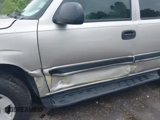 2004 Chevrolet Tahoe LT z VIN 1GNEC13Z74R233346, wystawiony jako IAAI lot #42095020 z przebiegiem 123 257 mil mil oraz . Historia ofert i sprzedaży dostępna na DreamBid. Obrazek 6.