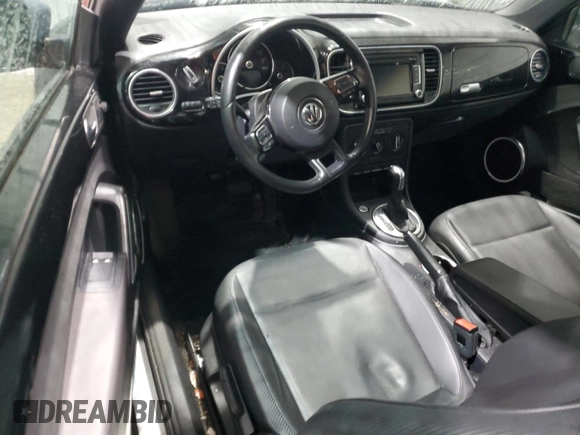 2012 Volkswagen Beetle 2.5L w/Sound/Nav PZEV with VIN 3VWJP7AT5CM637224, listed as a Copart auction lot 49949995 with 203,326 mi miles and Salvage Title. Bid and sale history available at DreamBid. Image 8.