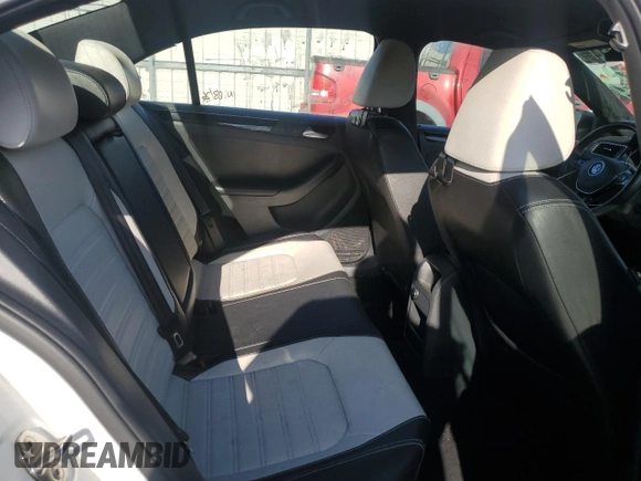 2015 Volkswagen Jetta SE с VIN 3VWD17AJ4FM328801, выставлен на аукционе Copart как лот 52684145 с пробегом 140 860 миль миль и Списание • Salvage title. История ставок и продаж доступна на DreamBid. Изображение 10.