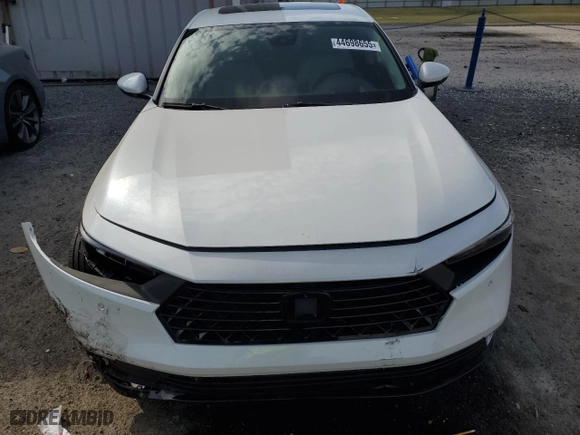 2024 Honda Accord Hybrid Touring with VIN 1HGCY2F82RA067870, listed as a Copart auction lot 44698655 with 6,313 mi miles and Non Repairable. Bid and sale history available at carsss.com. Image 5.