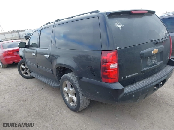2012 Chevrolet Suburban LT with VIN 1GNSCJE03CR133874, listed as a IAAI auction lot 40995068 with 195,655 mi miles. Bid and sale history available at carsss.com. Image 3.