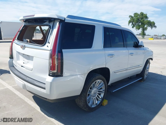 2016 Cadillac Escalade Platinum with VIN 1GYS3DKJ0GR421326, listed as a IAAI auction lot 41895557 with 78,398 mi miles. Bid and sale history available at carsss.com. Image 4.