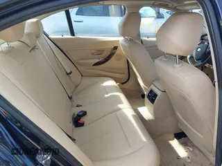 2016 BMW 3 Series 320i xDrive z VIN WBA8A3C50GK689560, wystawiony jako IAAI lot #41761594 z przebiegiem 86 453 mil mil oraz . Historia ofert i sprzedaży dostępna na DreamBid. Obrazek 8.
