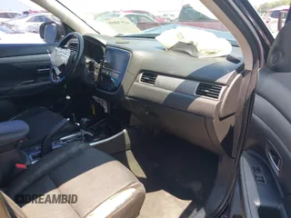 2017 Mitsubishi Outlander SE with VIN JA4AD3A36HZ031175, listed as a IAAI auction lot 42570858 with 232,875 mi miles and . Bid and sale history available at DreamBid. Image 5.