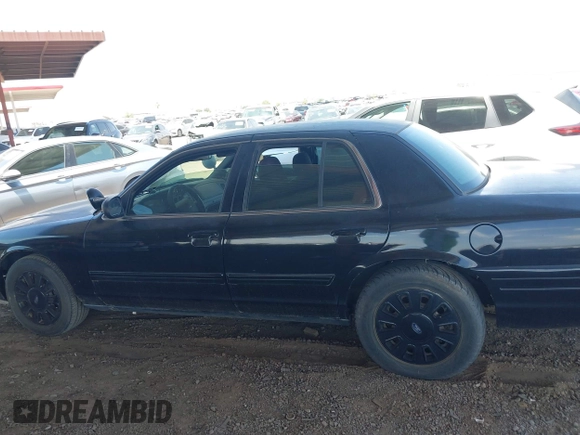 2010 Ford Police Interceptor z VIN 2FABP7BVXAX132102, wystawiony jako IAAI lot #42655141 z przebiegiem 117 021 mil mil oraz . Historia ofert i sprzedaży dostępna na DreamBid. Obrazek 14.