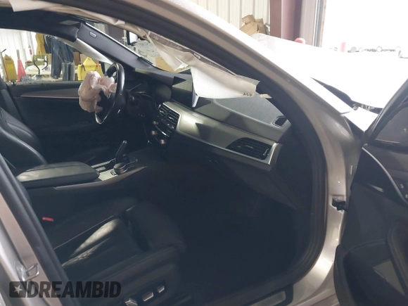2020 BMW 5 Series M550i xDrive z VIN WBAJS7C07LCD85532, wystawiony jako IAAI lot #41518071 z przebiegiem 57 645 mil mil oraz . Historia ofert i sprzedaży dostępna na DreamBid. Obrazek 5.