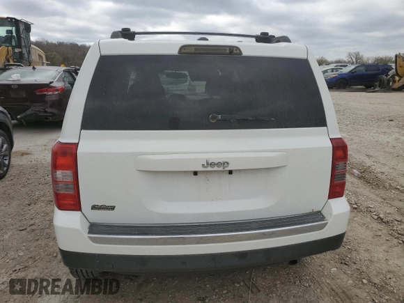 2014 Jeep Patriot Latitude with VIN 1C4NJPFAXED625758, listed as a Copart auction lot 51084625 with 186,517 mi miles and Salvage Title. Bid and sale history available at carsss.com. Image 6.