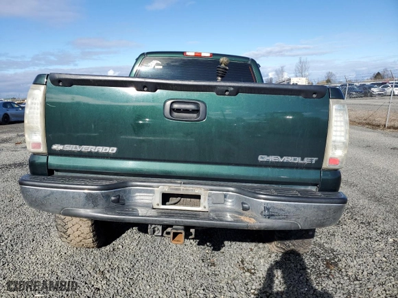 2004 Chevrolet Silverado 1500 LS with VIN 1GCEK19V94E366407, listed as a Copart auction lot 44418075 with 186,702 mi miles and Salvage Title. Bid and sale history available at carsss.com. Image 6.