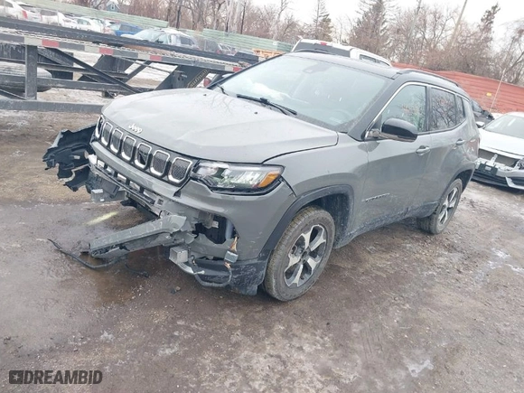 2022 Jeep Compass (RED) Edition with VIN 3C4NJDCB8NT113504, listed as a IAAI auction lot 41403063 with 54,365 mi miles. Bid and sale history available at carsss.com. Image 2.