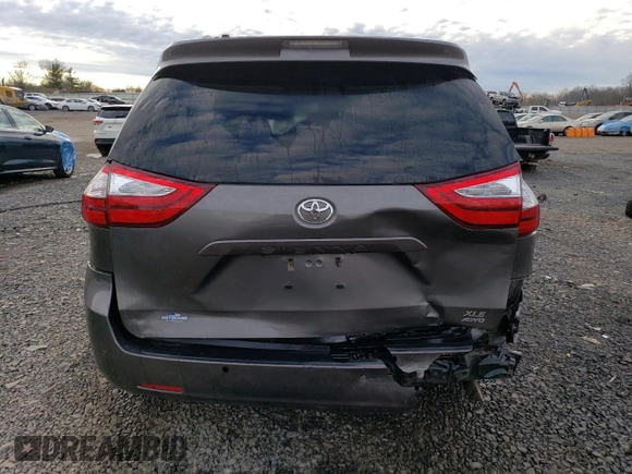 2017 Toyota Sienna XLE z VIN 5TDDZ3DC7HS163170, wystawiony jako Copart lot #86436534 z przebiegiem 84 446 mil mil oraz Szkoda całkowita • Salvage title. Historia ofert i sprzedaży dostępna na DreamBid. Obrazek 6.