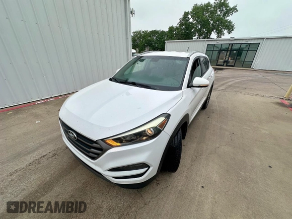 2016 Hyundai Tucson Sport with VIN KM8J33A21GU108106, listed as a Copart auction lot 55706025 with 174,846 mi miles and Clean Title. Bid and sale history available at carsss.com. Image 2.