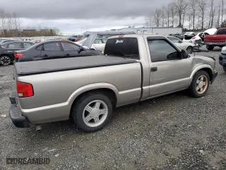 1998 Chevrolet S-10 LS with VIN 1GCCS1442W8245631, listed as a Copart auction lot 84759574 with 169,467 mi miles and Salvage Title. Bid and sale history available at carsss.com. Image 3.